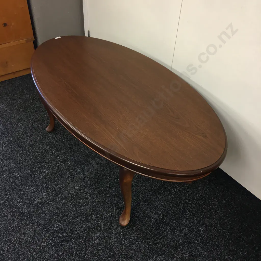 Oueen Anne Style Mahogany Oval Coffee Table Image 1++