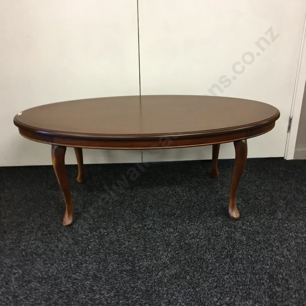 Oueen Anne Style Mahogany Oval Coffee Table Image 1++