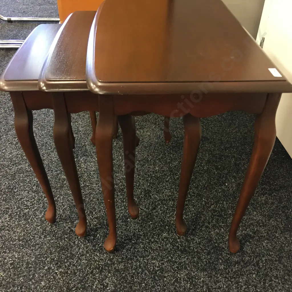 Nest of 3 Queen Anne Style Mahogany Tables, Fine Cabriole Legs Image 1++