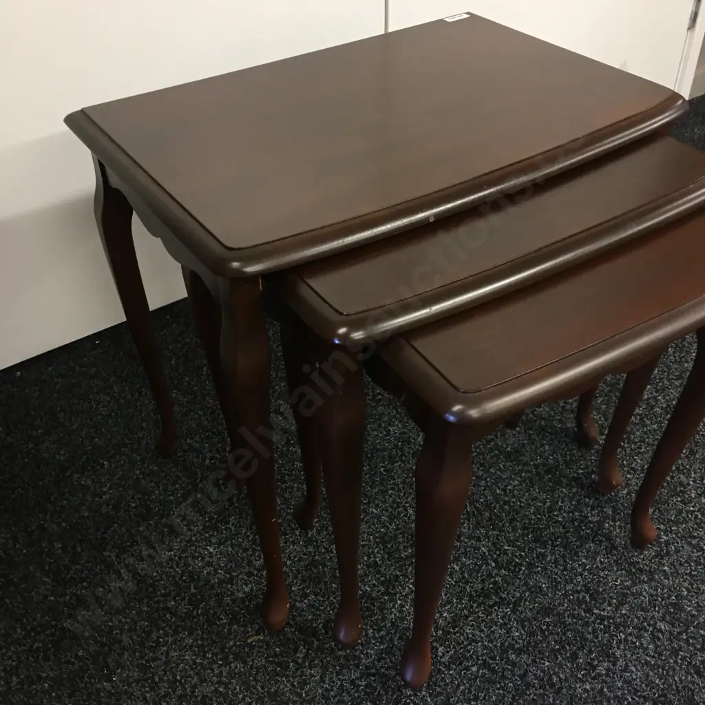 Nest of 3 Queen Anne Style Mahogany Tables, Fine Cabriole Legs Image 1++