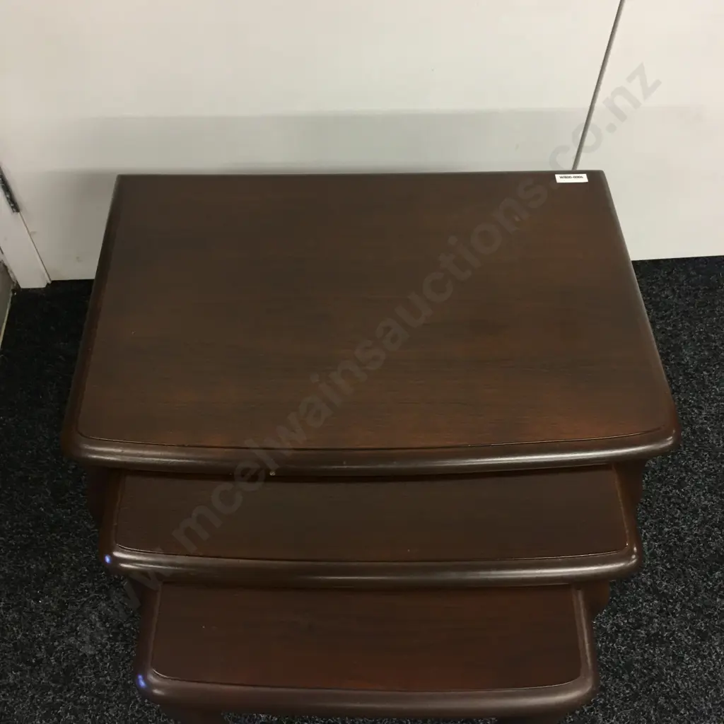 Nest of 3 Queen Anne Style Mahogany Tables, Fine Cabriole Legs Image 1++