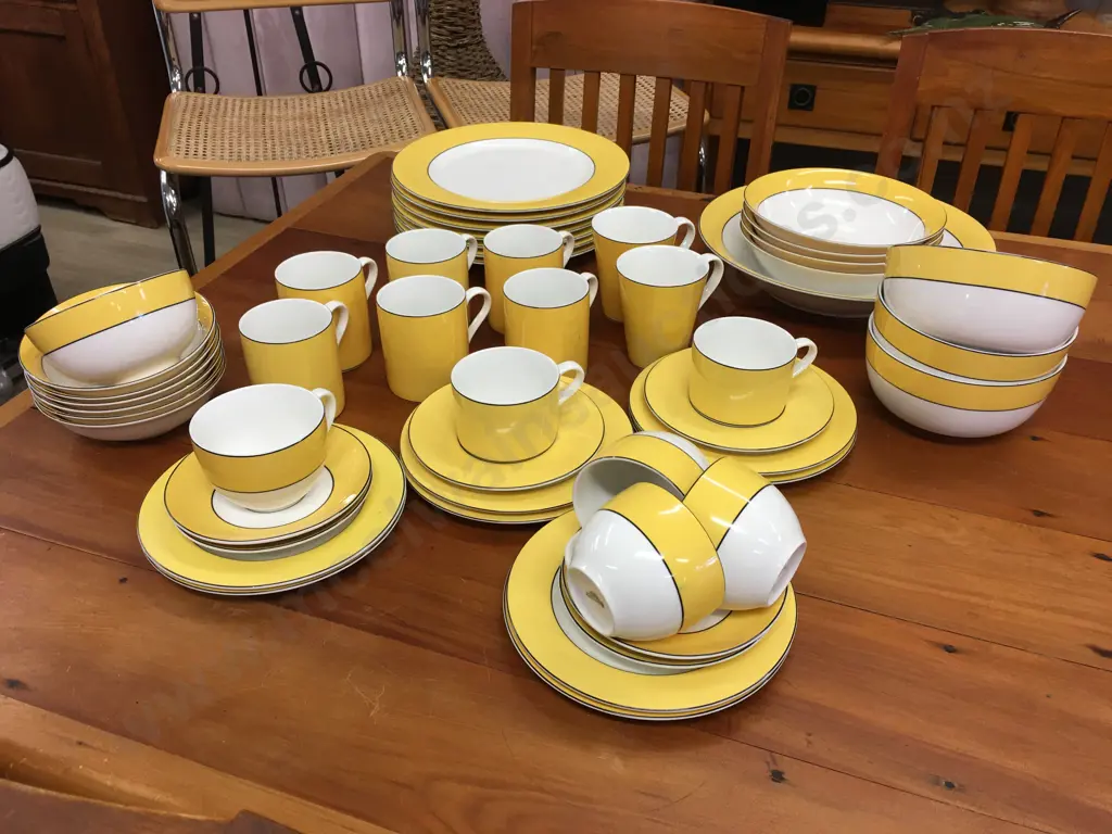 Maxwell Williams “Riviera” Art Deco Style China Dinnerware, Cups Etc Image 1++