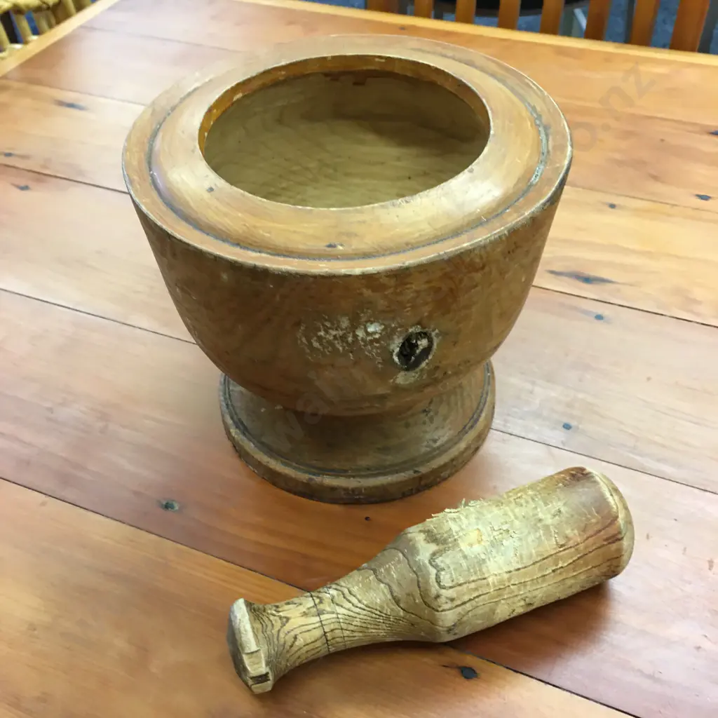 Wooden Mortar & Pestle, 18 x 20.5cm Image 1++