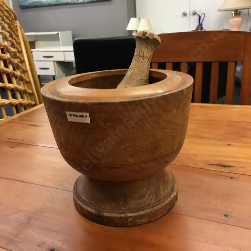 Wooden Mortar & Pestle, 18 x 20.5cm Image 1++