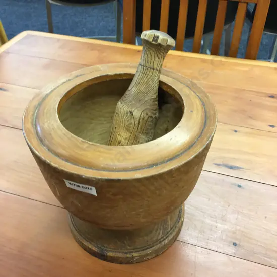 Wooden Mortar & Pestle, 18 x 20.5cm