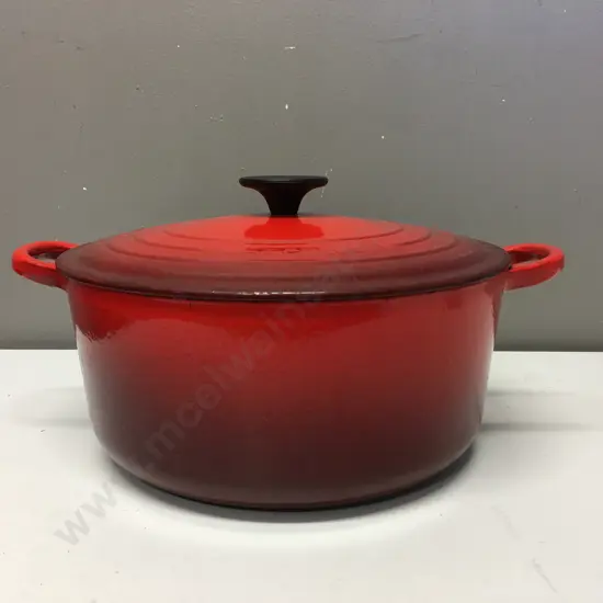 Le Creuset Round Casserole With Lid, 26cm, Red