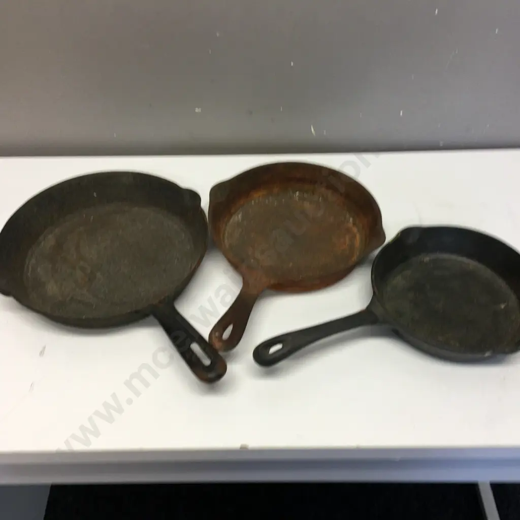 Set of 3 Cast Iron Frying pans, 20, 23, 27cm Image 1++