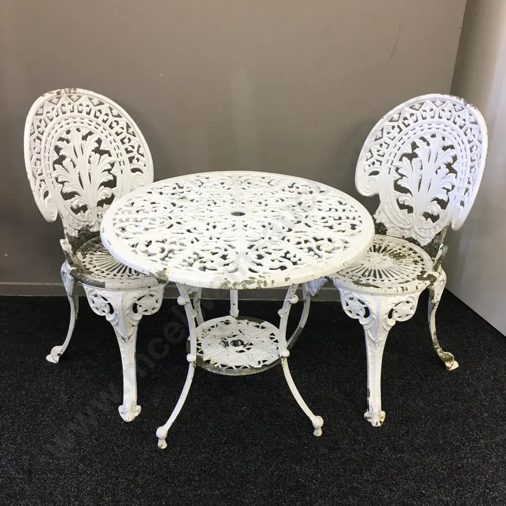 New Zealand Made Underwoods Cast Aluminium Outdoor Table and Chairs Image 1++