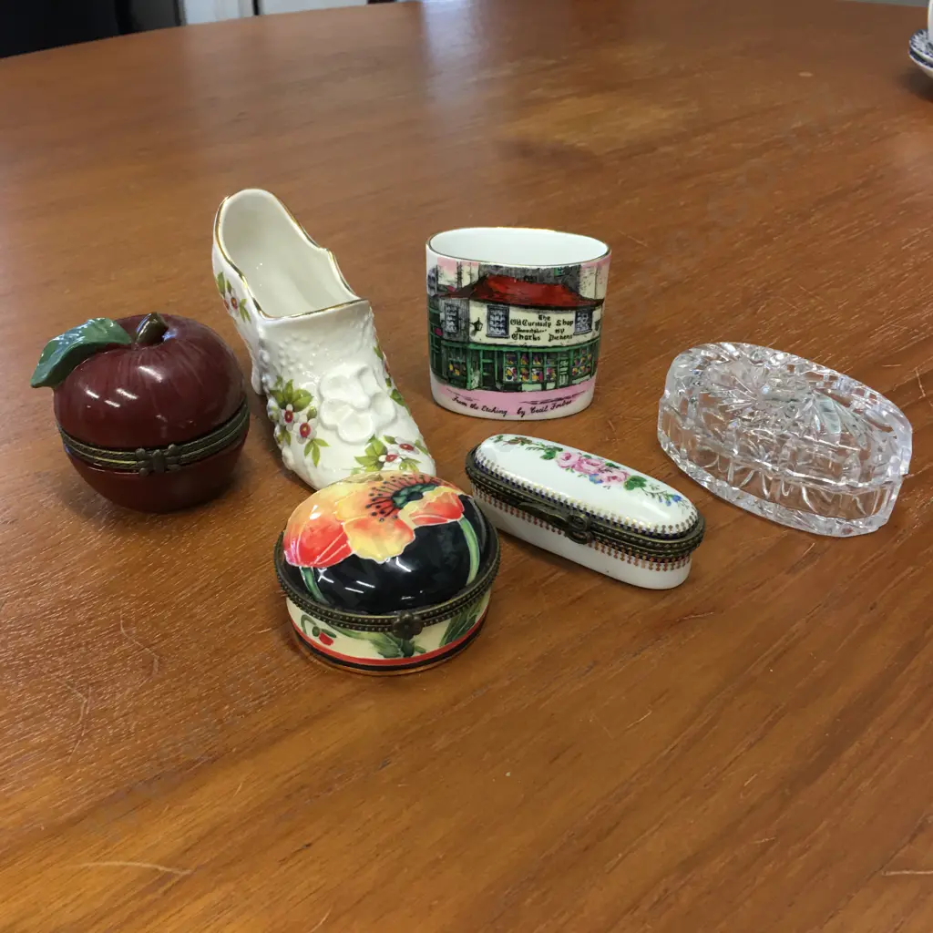 Selection of Trinket Dishes & Old Foley Shoe Image 1++
