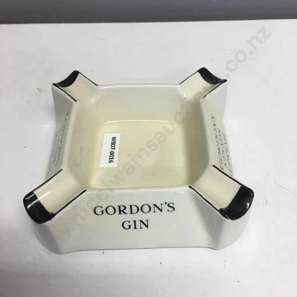 Vintage Rare Collectable James Green & Nephew 'Gordon's Stand Supreme' Gordons Gin Ashtray Image 1++