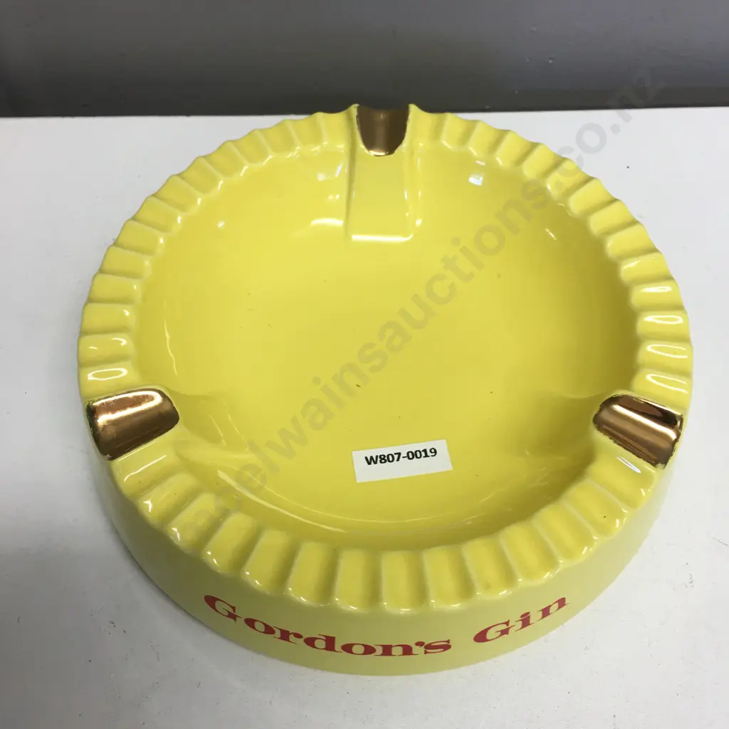 Rare Vintage Yellow Gordon's Gin Round Advertising Ashtray, 1960s, Dia 20.5cm, Wade Regicor Image 1++