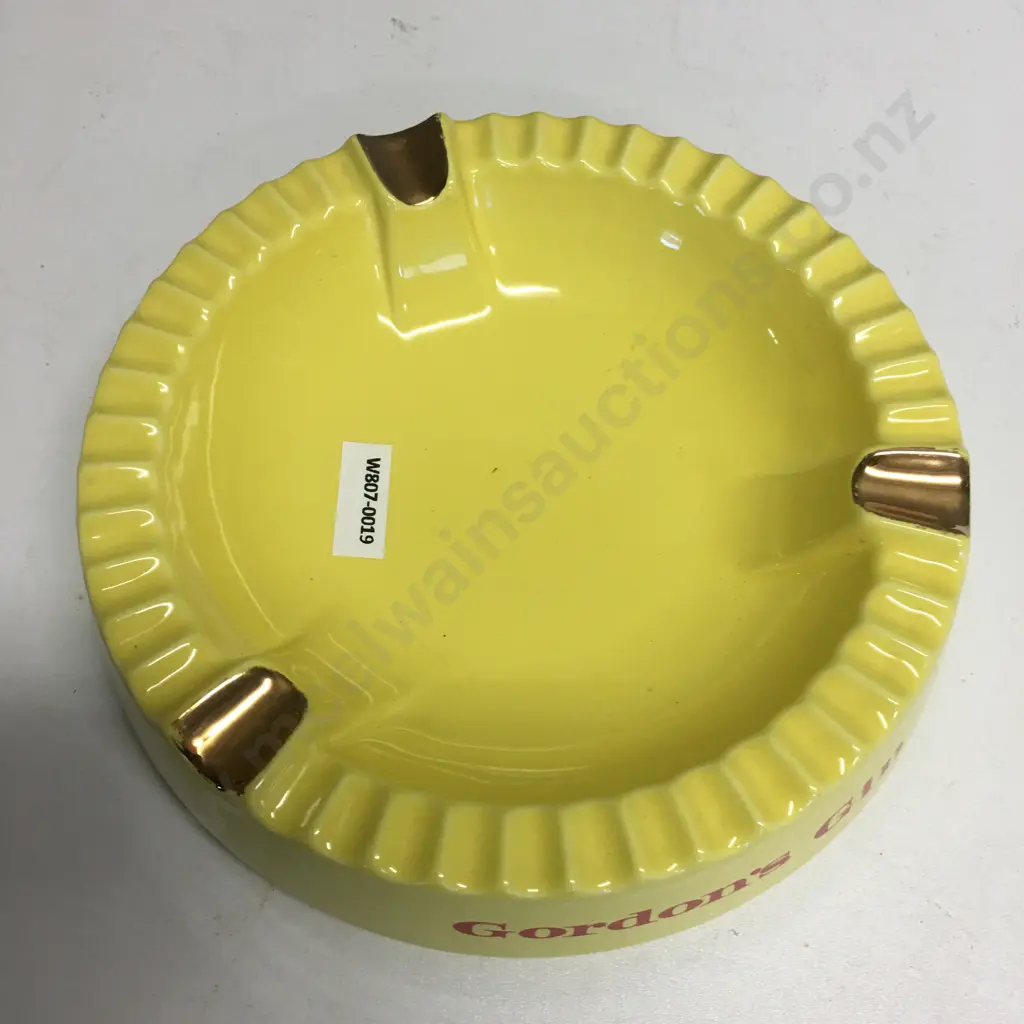 Rare Vintage Yellow Gordon's Gin Round Advertising Ashtray, 1960s, Dia 20.5cm, Wade Regicor Image 1++