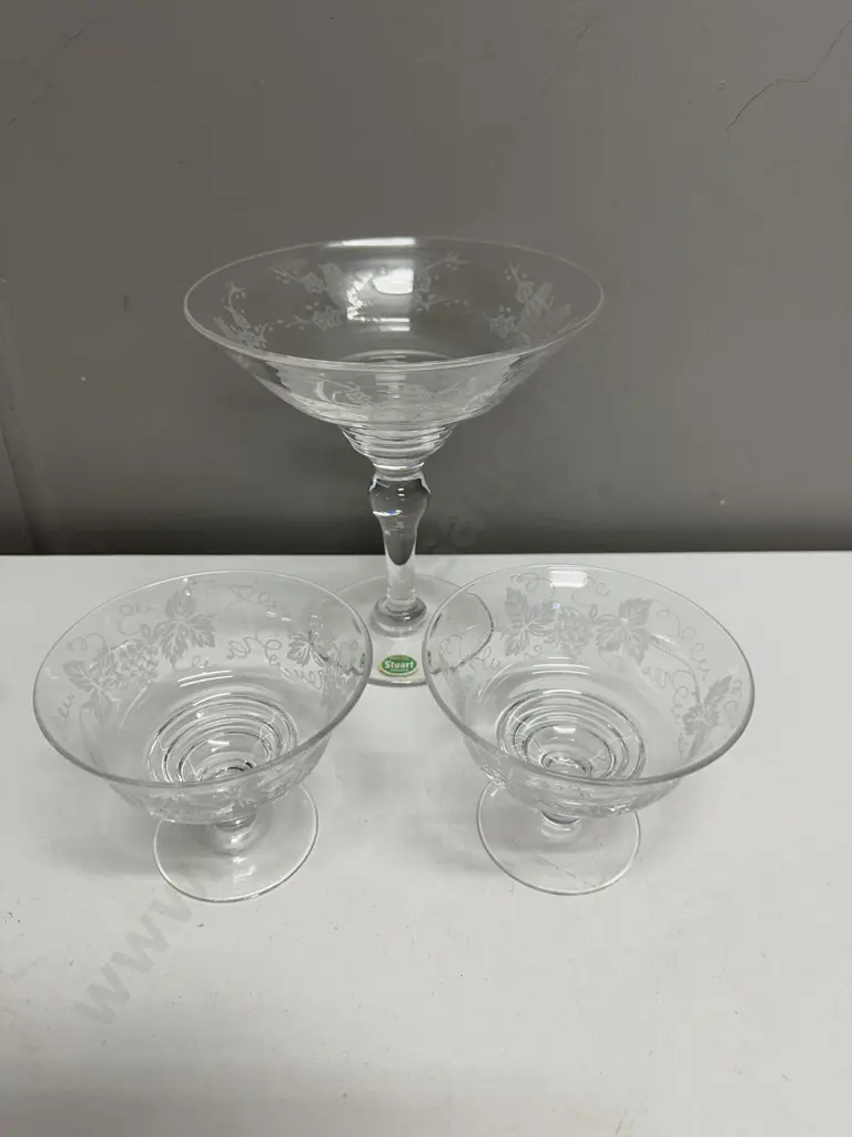 Stuart Sweet Dish & Footed Bowls Image 1++
