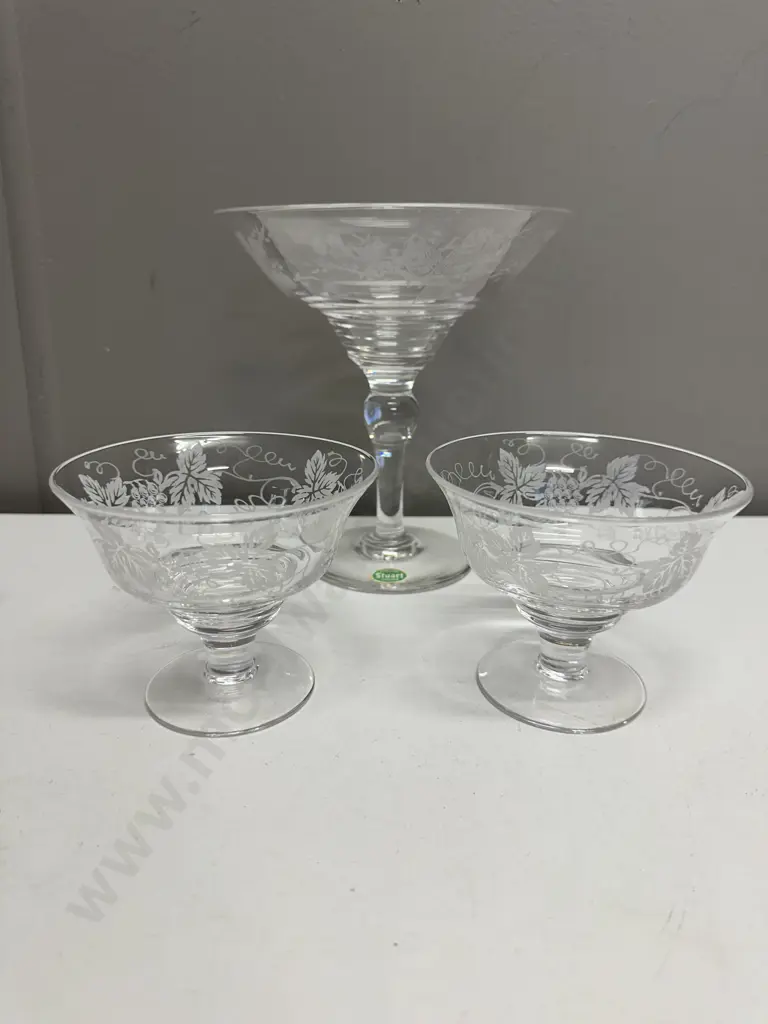 Stuart Sweet Dish & Footed Bowls Image 1++