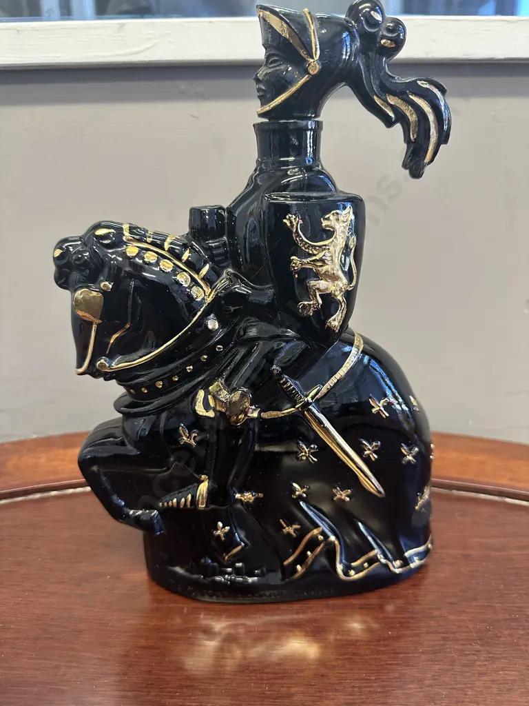 Castagnon Armagnac Knight Decanter - Black 27 x 18cm Image 1++
