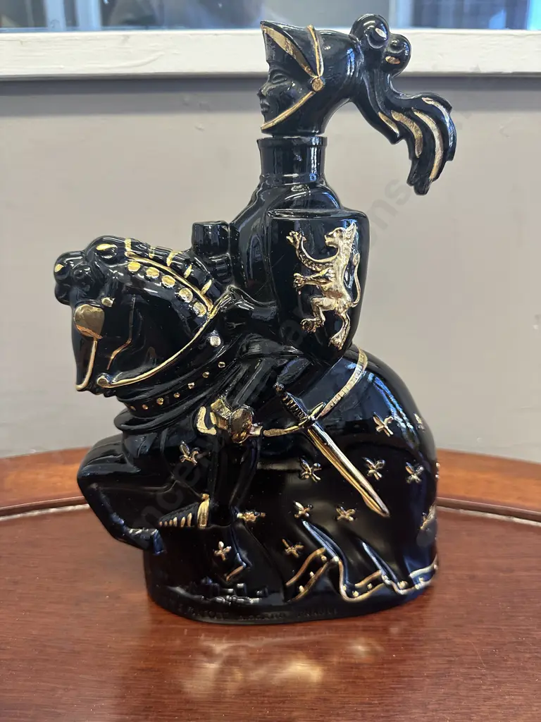 Castagnon Armagnac Knight Decanter - Black 27 x 18cm Image 1++