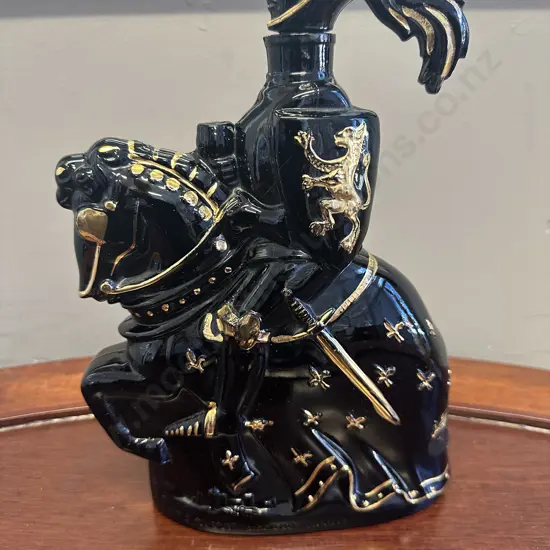 Castagnon Armagnac Knight Decanter - Black 27 x 18cm