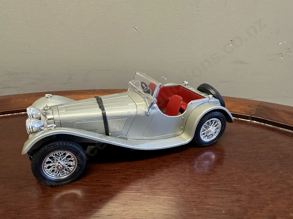 Vintage Burago 1937 Jaguar SS 100 1:18 Scale Diecast, Grey With Red Seats Image 1++