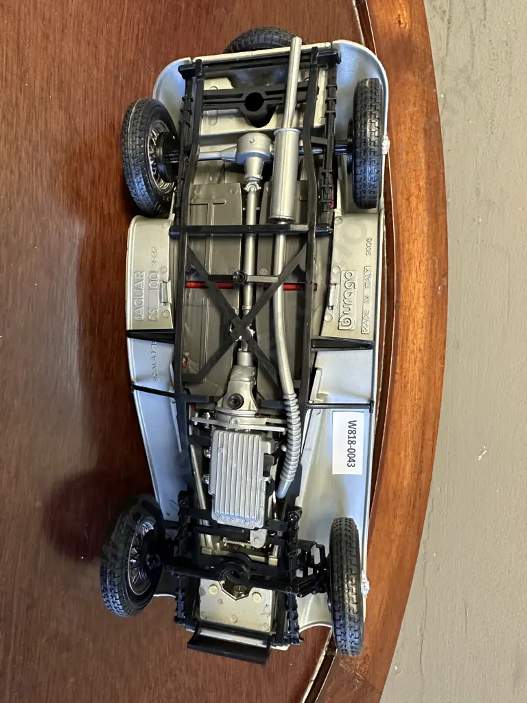 Vintage Burago 1937 Jaguar SS 100 1:18 Scale Diecast, Grey With Red Seats Image 1++