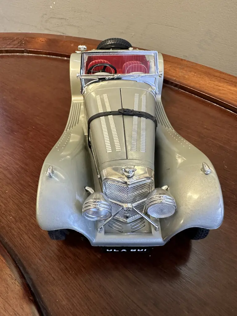 Vintage Burago 1937 Jaguar SS 100 1:18 Scale Diecast, Grey With Red Seats Image 1++
