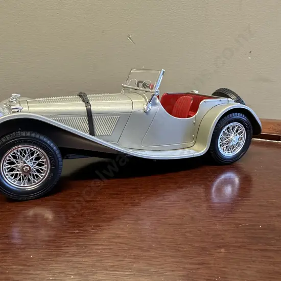 Vintage Burago 1937 Jaguar SS 100 1:18 Scale Diecast, Grey With Red Seats