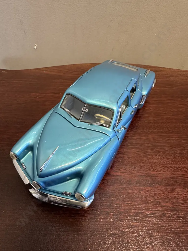 Franklin Mint 1948 Tucker Torpedo 1:24 Diecast Precision Model Collectible Car Image 1++
