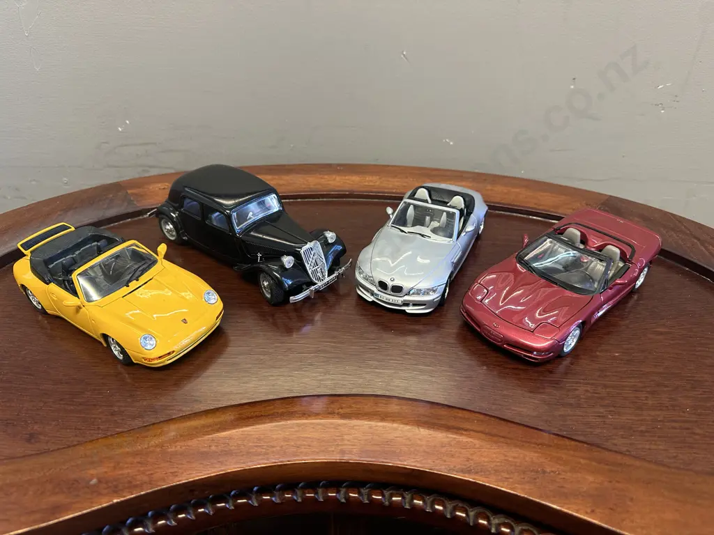 Lot of 4 Vintage Burago 1:24 Scale Diecast Model Cars Image 1++