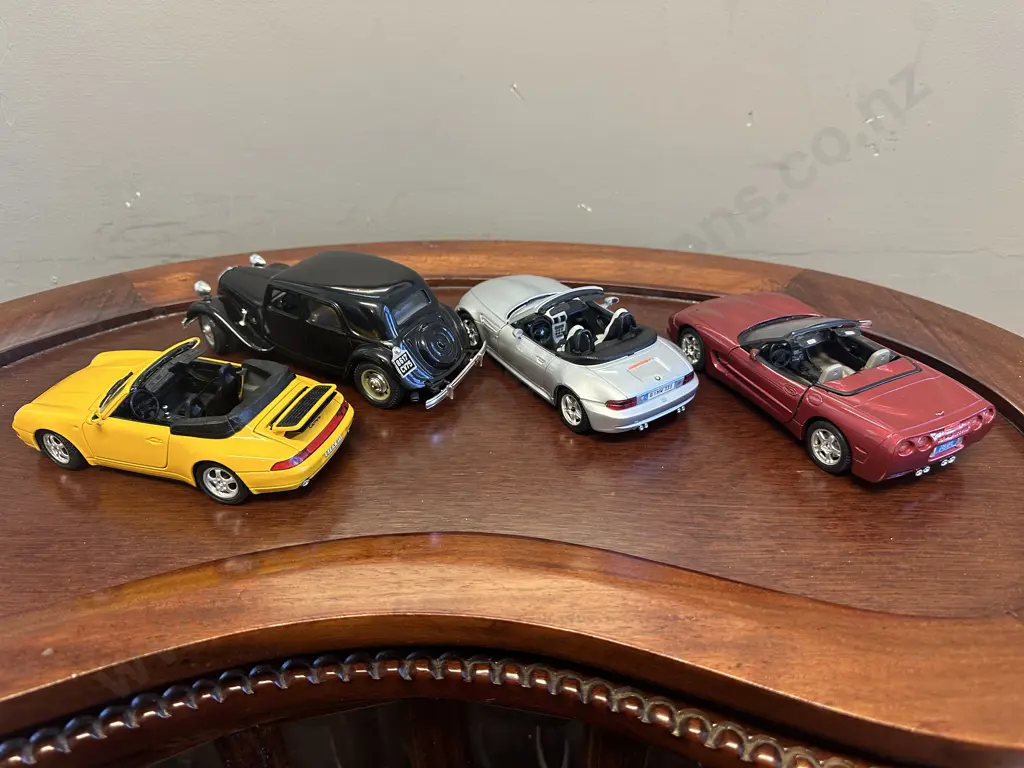 Lot of 4 Vintage Burago 1:24 Scale Diecast Model Cars Image 1++