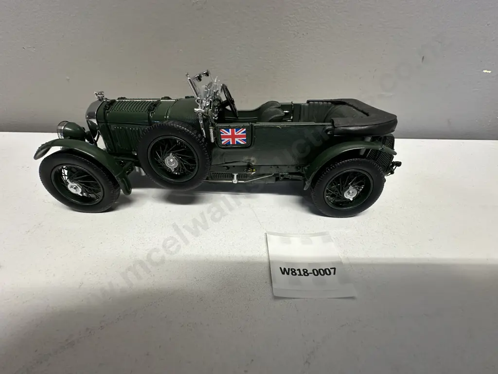 The 1929 Bentley 4 1/2 Litre "Blower" 1:24 Scale Die Cast Model Car, Franklin Mint Precision Models Image 1++