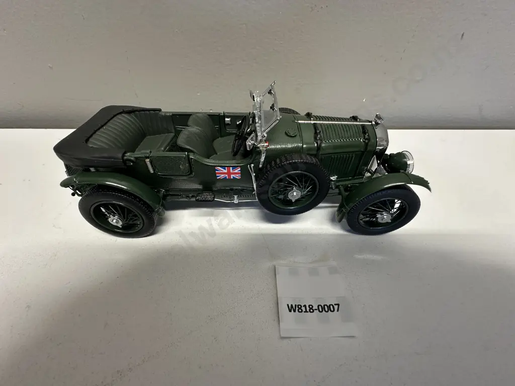The 1929 Bentley 4 1/2 Litre "Blower" 1:24 Scale Die Cast Model Car, Franklin Mint Precision Models Image 1++