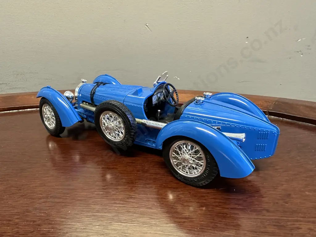 Vintage Burago 1934 Bugatti Type 59 1:18 Diecast Metal Model Car Blue Image 1++