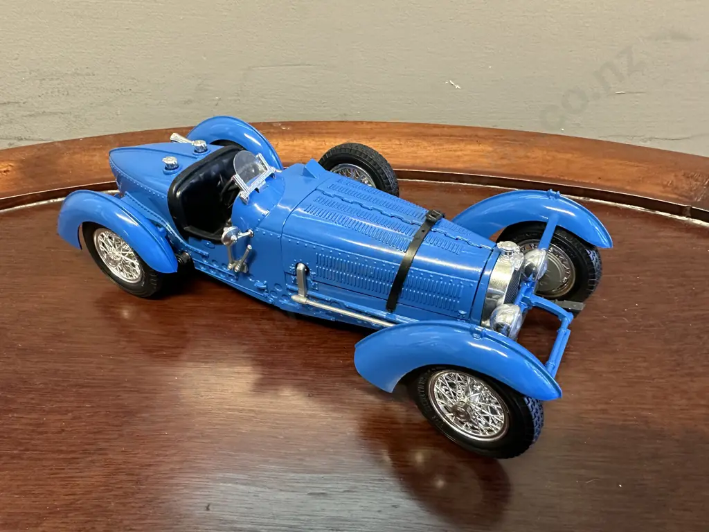 Vintage Burago 1934 Bugatti Type 59 1:18 Diecast Metal Model Car Blue Image 1++