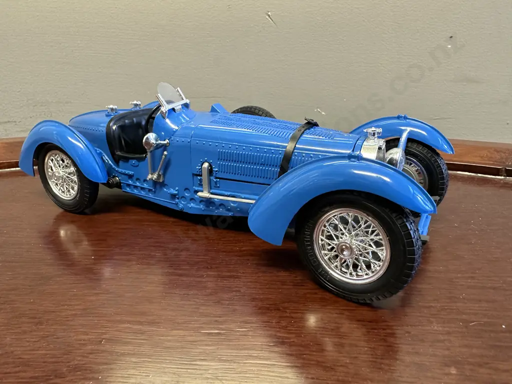 Vintage Burago 1934 Bugatti Type 59 1:18 Diecast Metal Model Car Blue Image 1++