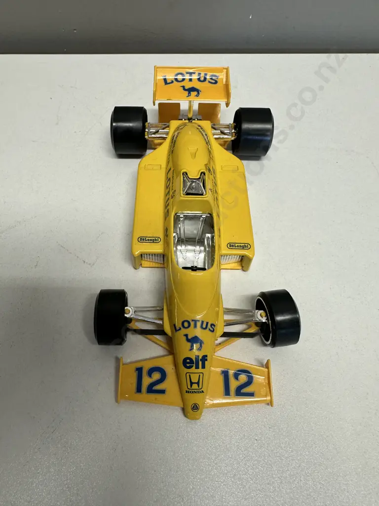 Burago Diecast 1:24 Camel Lotus Yellow 97T Model Formula 1 Racing Car #12 Image 1++