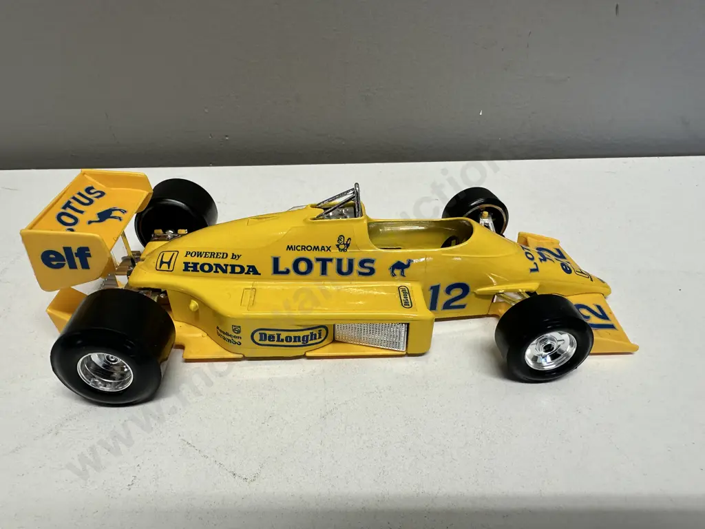 Burago Diecast 1:24 Camel Lotus Yellow 97T Model Formula 1 Racing Car #12 Image 1++