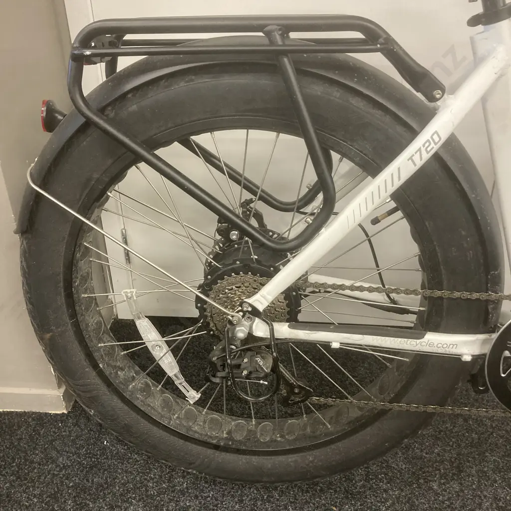 ET.Cycle T720 Fat Trekking E Bike, White, Brown Leather Handle Grips, No Charger Image 1++