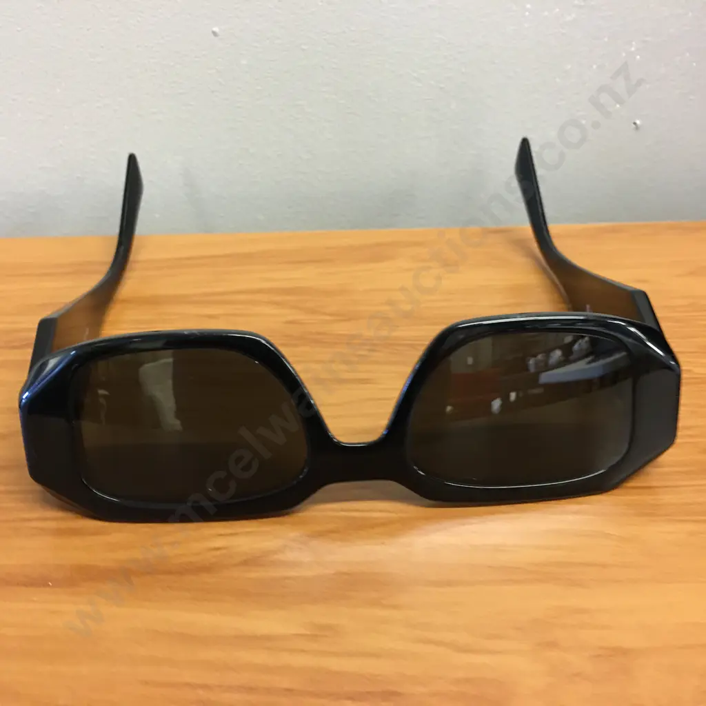 Prada Milano Black Sunglasses, SPR 17W 49 20 1AB-550 145 3N Image 1++