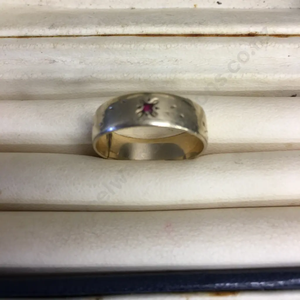 Gold Band Stamped 9ct With Single Ruby Set In Star Pattern Image 1++