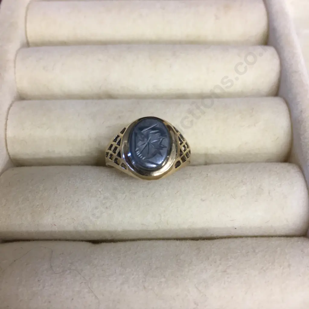 Gold Ring Hallmarked As Shown & Stamped 375 With A Black Stone Image 1++