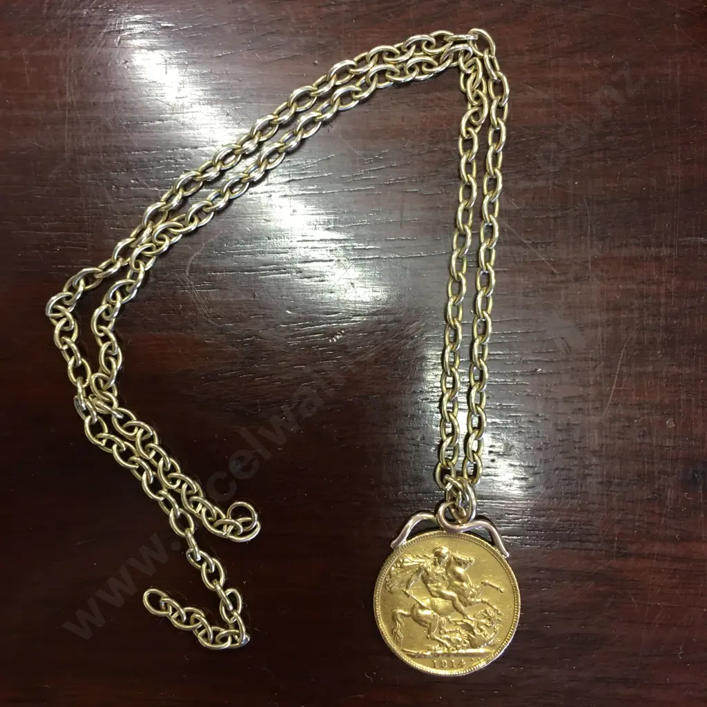 1914 Gold Sovereign George V, 22 Carat Gold, On Chain With Damaged Clasp Image 1++