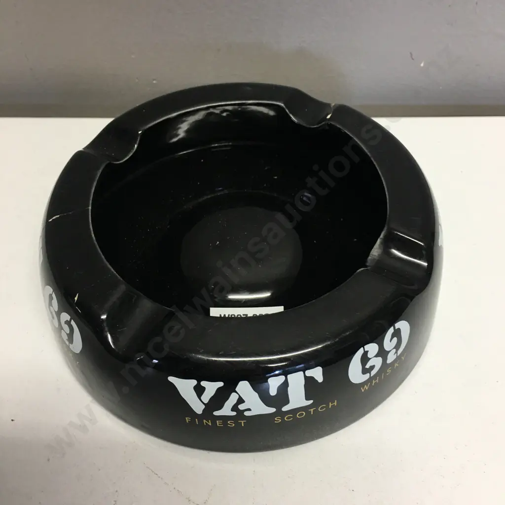 Vintage Collectable Vat 69 Finest Scotch Whisky Advertising Ashtray, Wade Regicor London, 5 x 17.5cm (Damaged) Image 1++