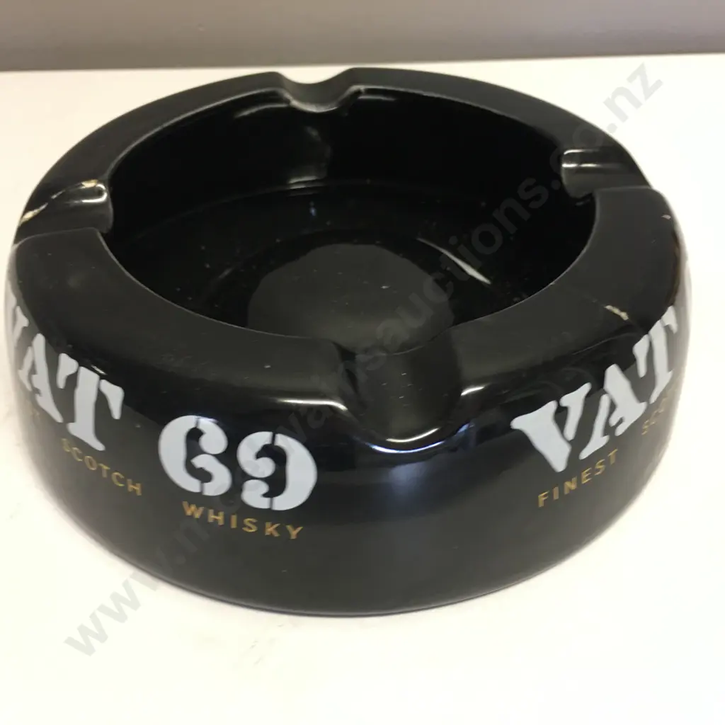 Vintage Collectable Vat 69 Finest Scotch Whisky Advertising Ashtray, Wade Regicor London, 5 x 17.5cm (Damaged) Image 1++