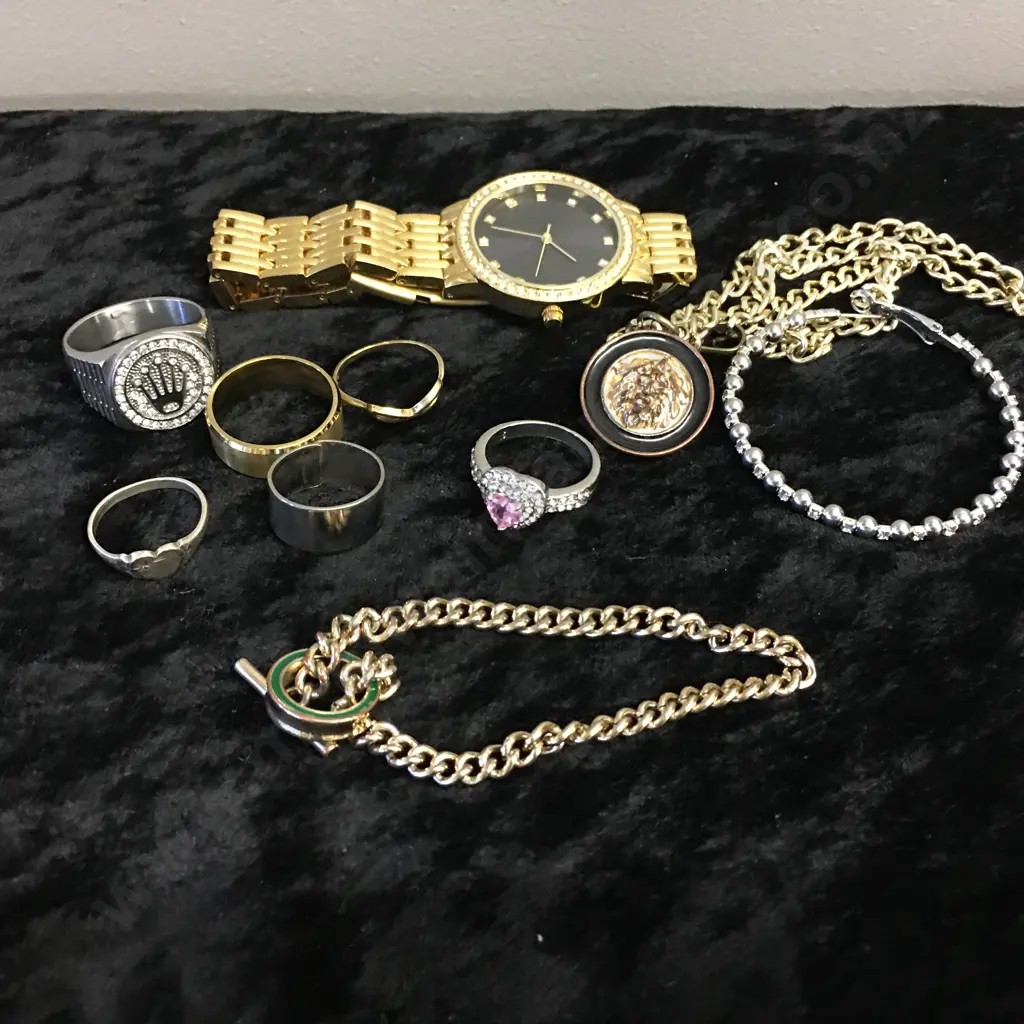 Selection of Jewellery Image 1++