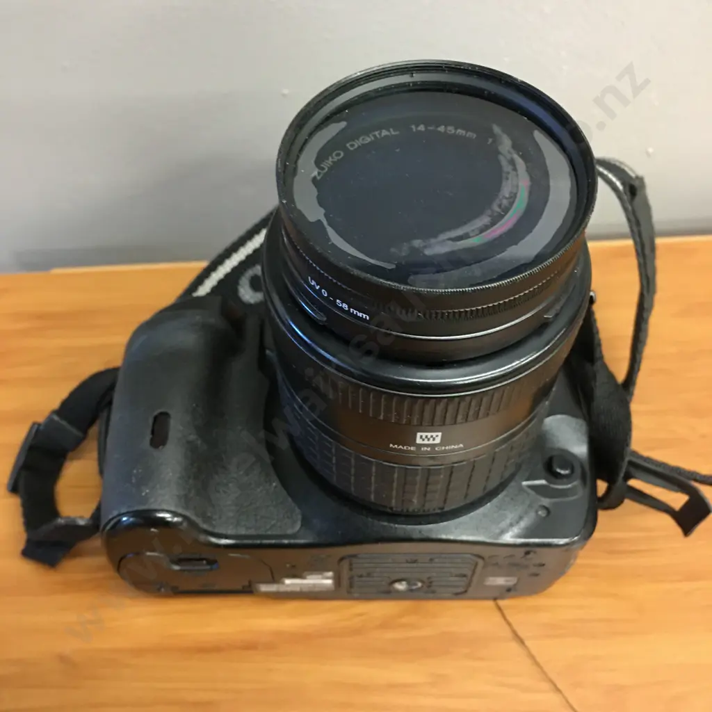 Olympus E-330 Digital Camera + Zuiko Digital 14-45mm F/3.5-5.6 Lens (Body & Lens Only) Image 1++