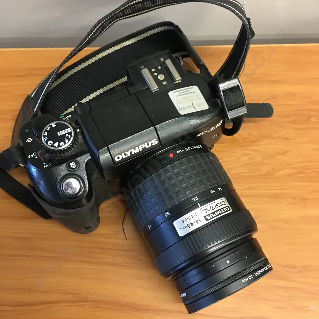 Olympus E-330 Digital Camera + Zuiko Digital 14-45mm F/3.5-5.6 Lens (Body & Lens Only) Image 1++