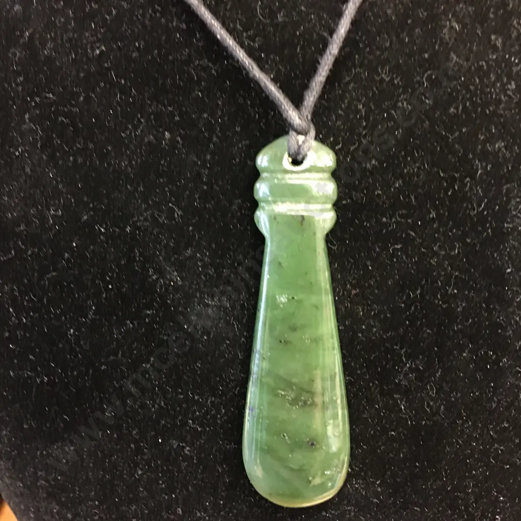 Greenstone Pendant L6.8cm Image 1++