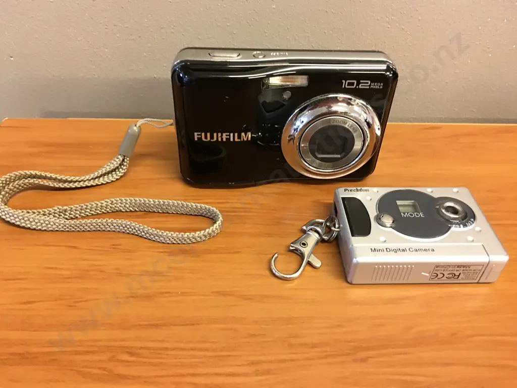 Fujifilm 10.2MP Digital Camera & Precision Mini Digital Camera Image 1++