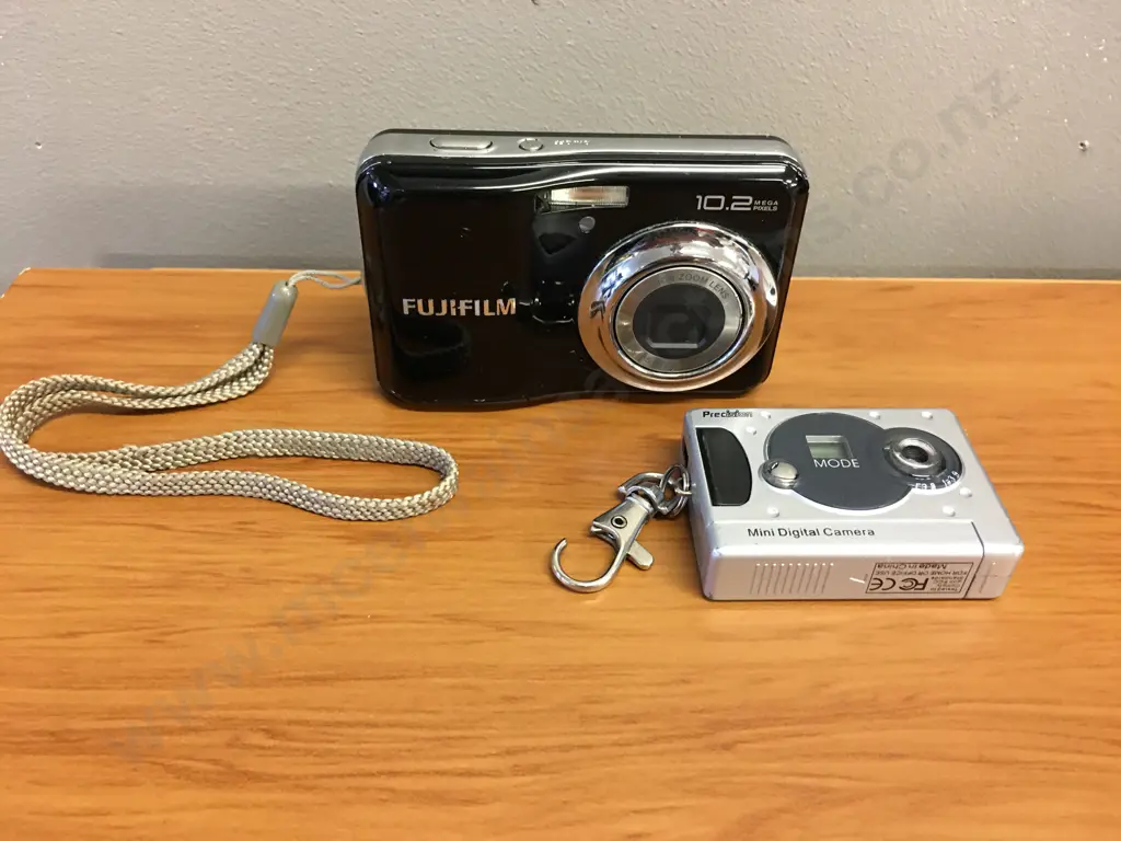 Fujifilm 10.2MP Digital Camera & Precision Mini Digital Camera Image 1++