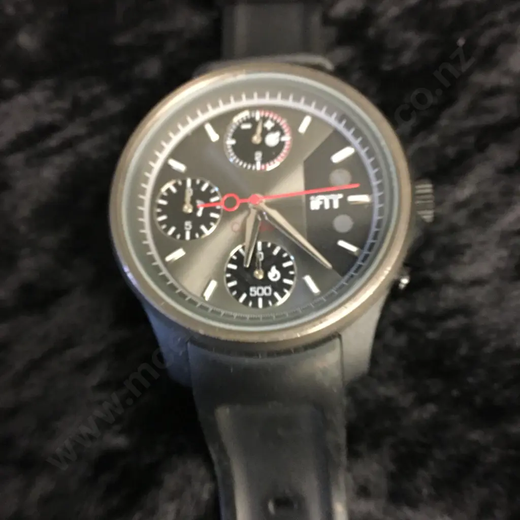 iFit Mens Classic Black Watch Image 1++