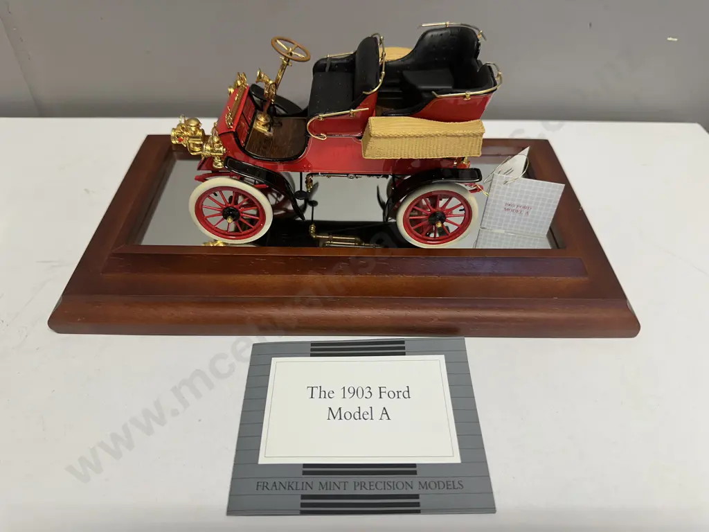 1903 Ford Model A 1:16 Scale Die Cast Model Car, Franklin Mint Precision Models Wood & Glass Case With Mirrored Base Image 1++